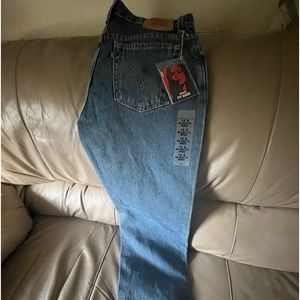 NWT Women’s Levi Jeans